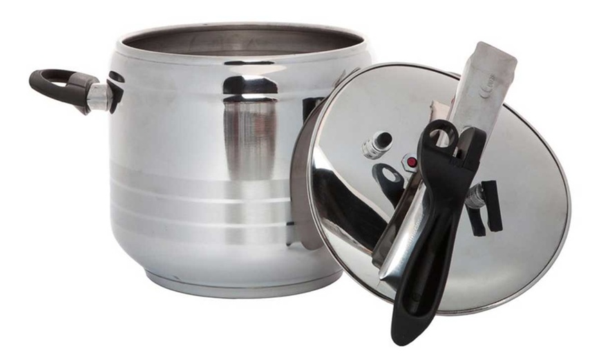 Image 5: Swiss Home Pressure Cooker