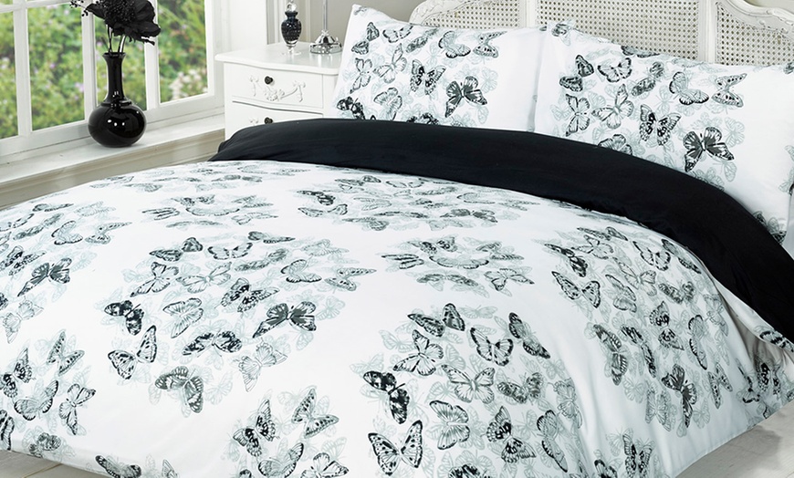 Image 19: Clearance Duvet Sets