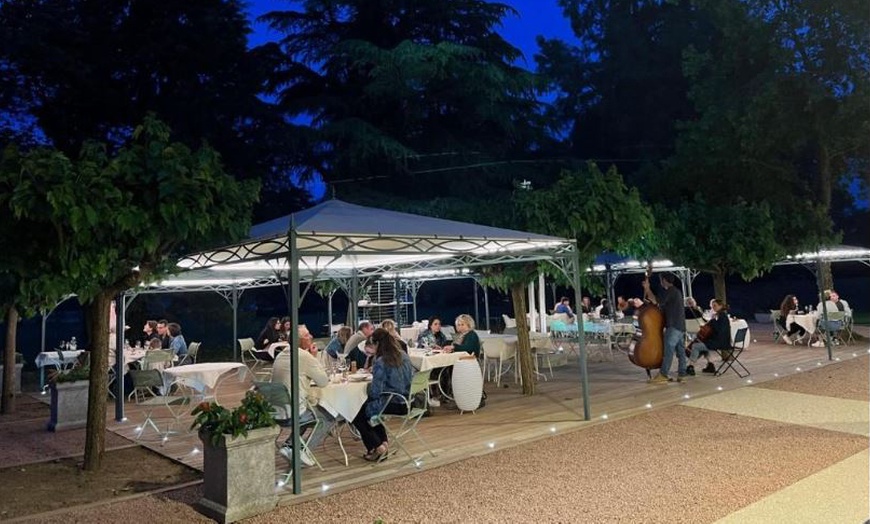 Image 10: Jusqu'à 30% de remise sur Française chez Le Chateau de la Barge Restaurant