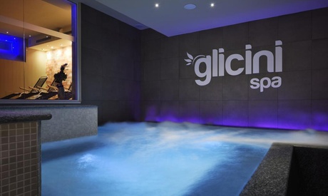 San Secondo di Pinerolo: camera Classic con colazione, cena, palestra e Spa per 2 presso Hotel Villa Glicini 4*