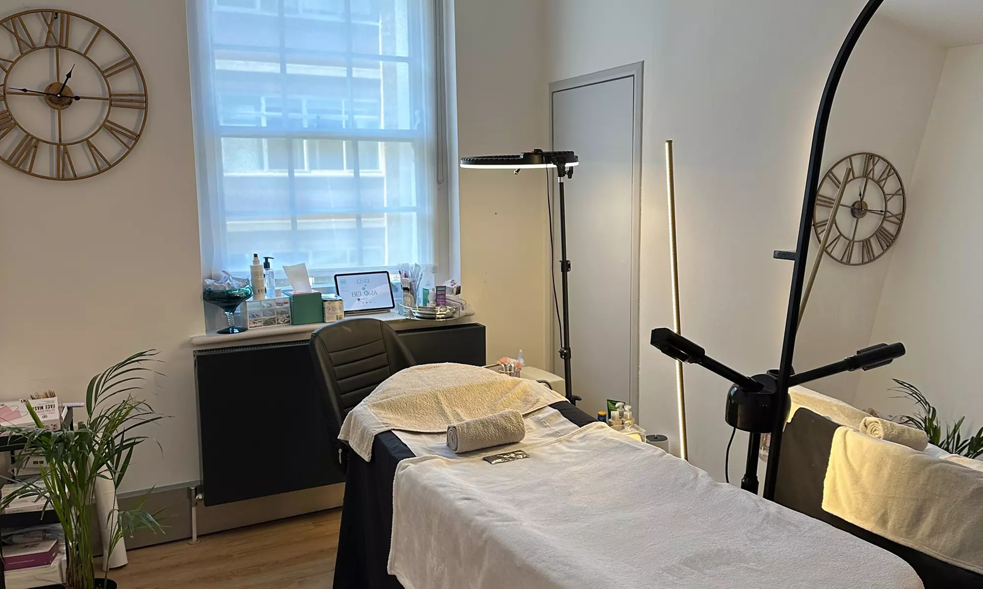 Get Glowing Skin: Deep Cleanse Facial - Women only