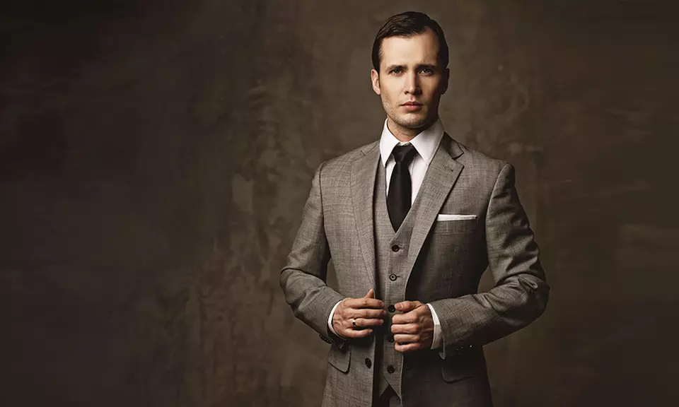 Herren-Maßkonfektionsanzug, optional mit Krawatte und Stecktuch, von HMK Masskonfektion (bis zu 51% sparen*) - Primary Image