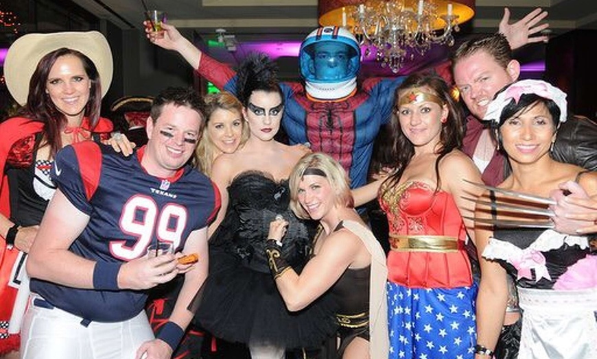 Image 4: Austin's Ultimate Halloween Bar Crawl