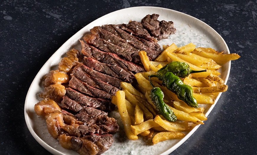 Image 3: Menú de parrillada o chuletón para 2 o 4 personas con postre y bebida