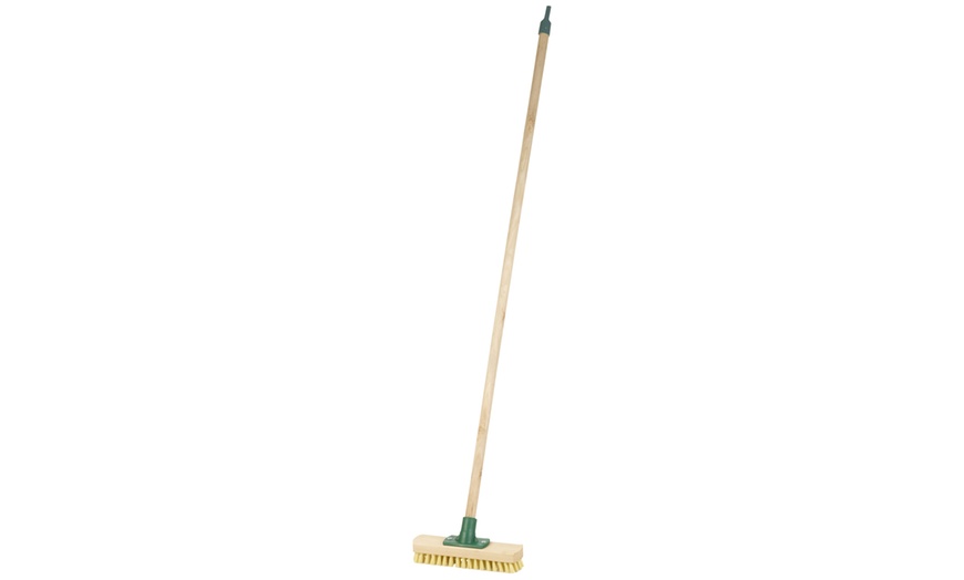 Image 2: 9", 12" or 18" Garden Brush