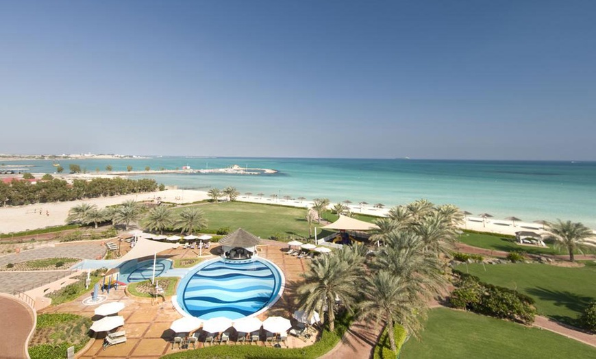 Image 9: LAST CHANCE: Abu Dhabi: Eid al Fitr 5* Stay with Breakfast