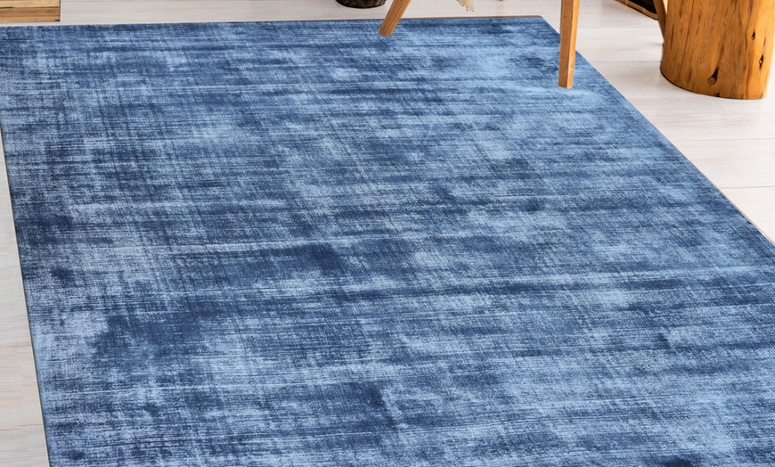 Image 16: Tapis en viscose effet usé