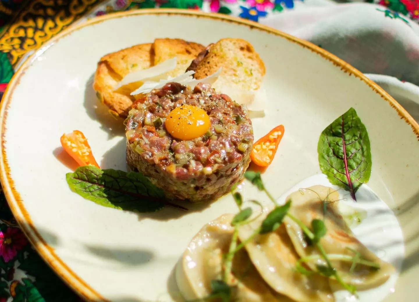 Degustacyjne śniadanie i 5-daniowa uczta degustacyjna dla 2 lub 4 osób