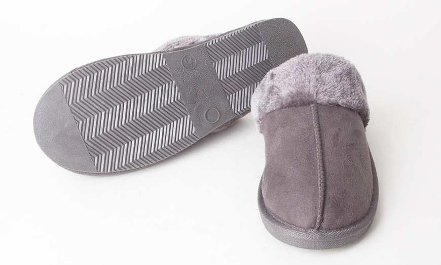 Image 6: Men's Fleece Lined Slippers