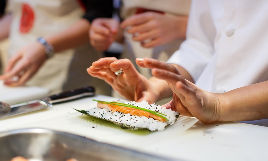 Image 2: L'atelier des Chefs Cookery Class