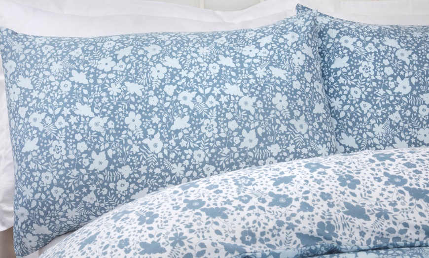 Image 2: Pieridae Ditsy Floral Duvet Set