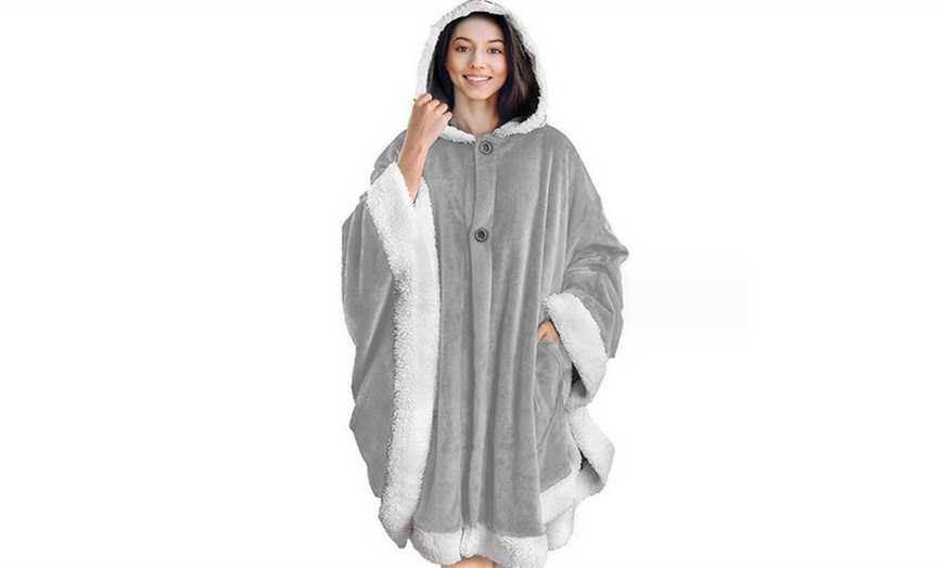 Image 5: Women’s Soft Plush Hooded Wearable Blanket 