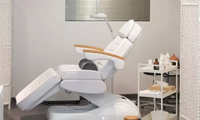 1 of 3 gelaatsbehandelingen bij salon Magisch Gelaat in Antwerpen - Image 3