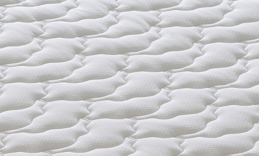 Image 4: Matelas avec feuille de mousse à mémoire de forme