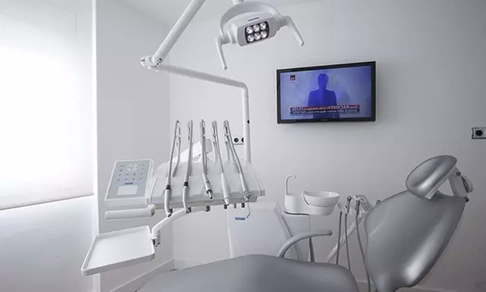 Hasta 58% de dto. en Limpieza dental en WHITE CLINICA DENTAL