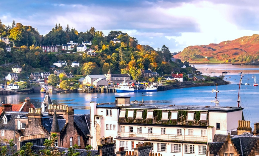 Image 1: Scotland's Oban: 1 or 2 Nights with Glass of Fizz, and Late Check-out