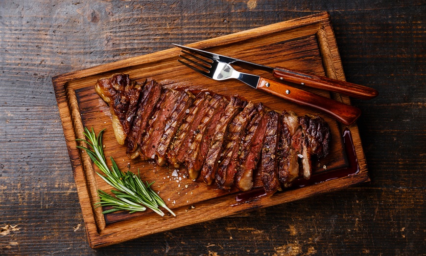 Image 1: Disfruta de una parrillada para 2 con postre y botella de vino