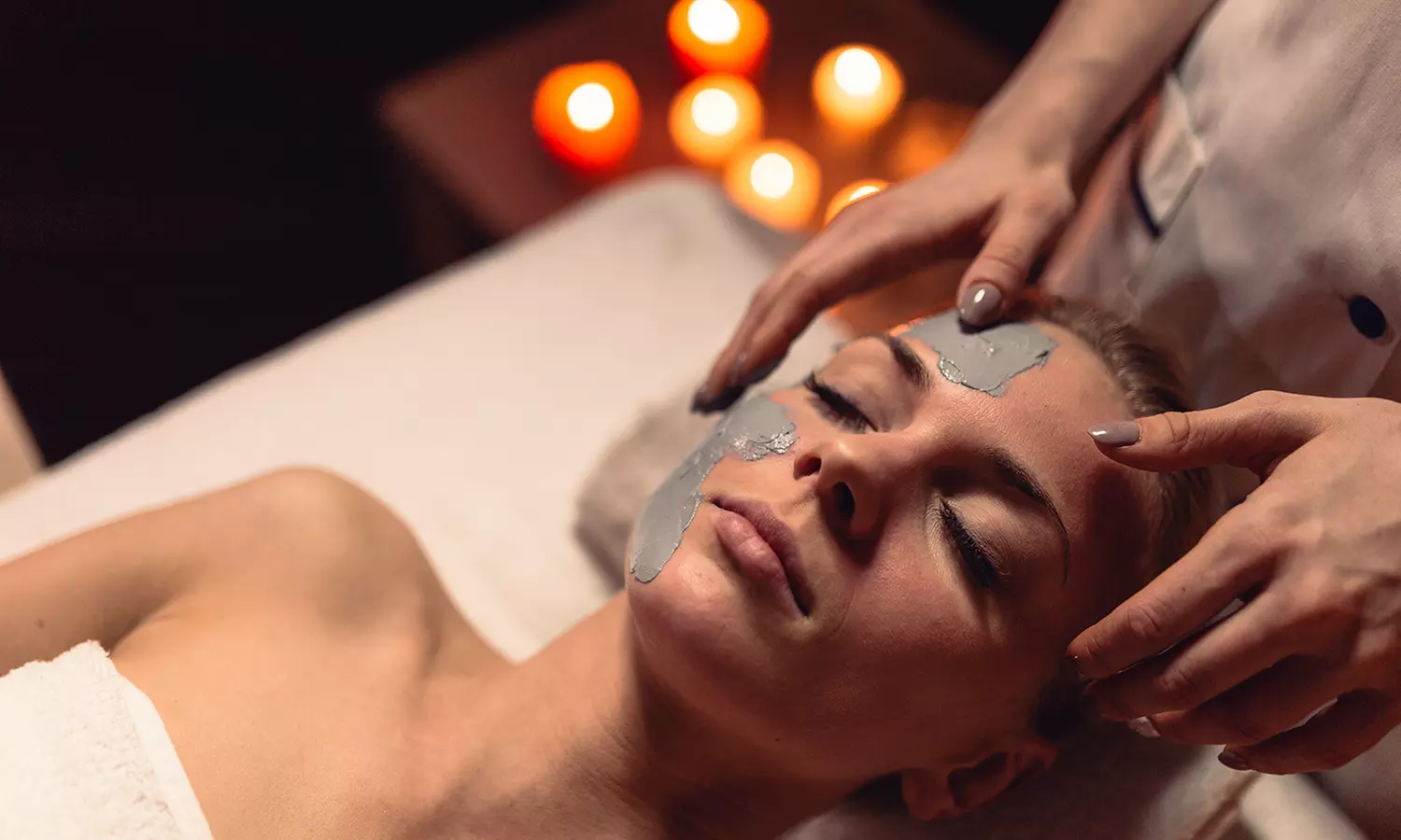 Higiene facial con masaje y opción a radiofrecuencia o ultrasonido y tratamiento para 1, con hasta un 45% menos - Primary Image