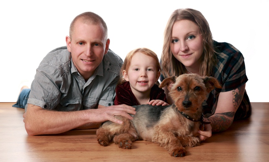 Image 2: Pet and Family Photoshoot