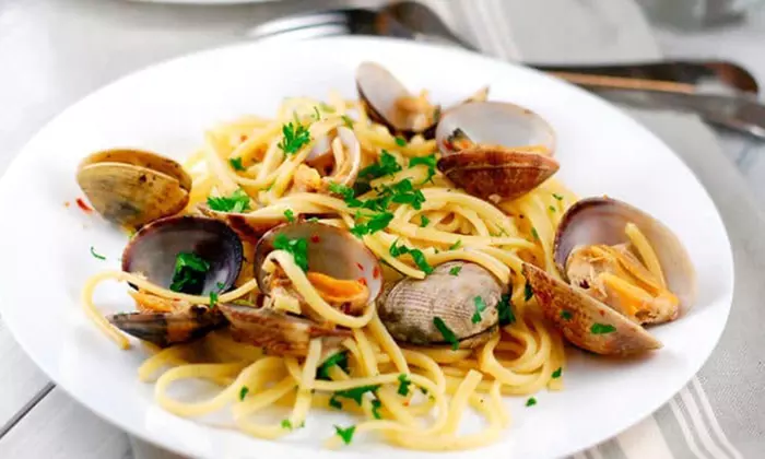 Menú variado para 2 o 4 personas a elegir entre clásico o prémium