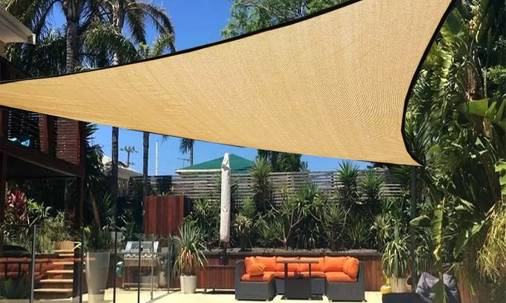 Dreieckiges Sonnensegel