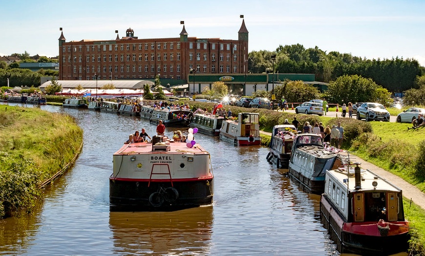 Image 5: Scenic Canal Cruise, Steak Hotpot and Crust Bread