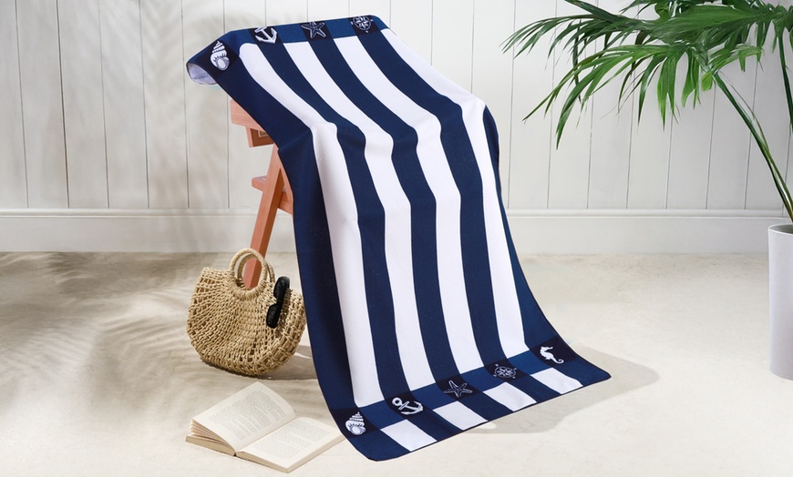 Image 3: Microfibre Quick-Drying Beach Towel