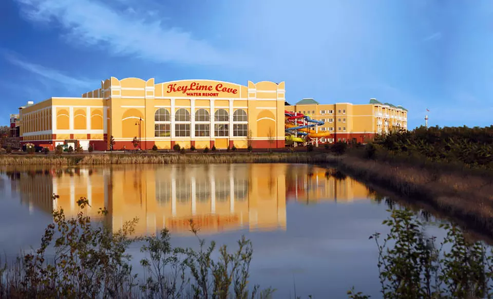 Stay with Water-Park Passes at KeyLime Cove Waterpark Resort in Gurnee, IL. Dates into September. - Primary Image