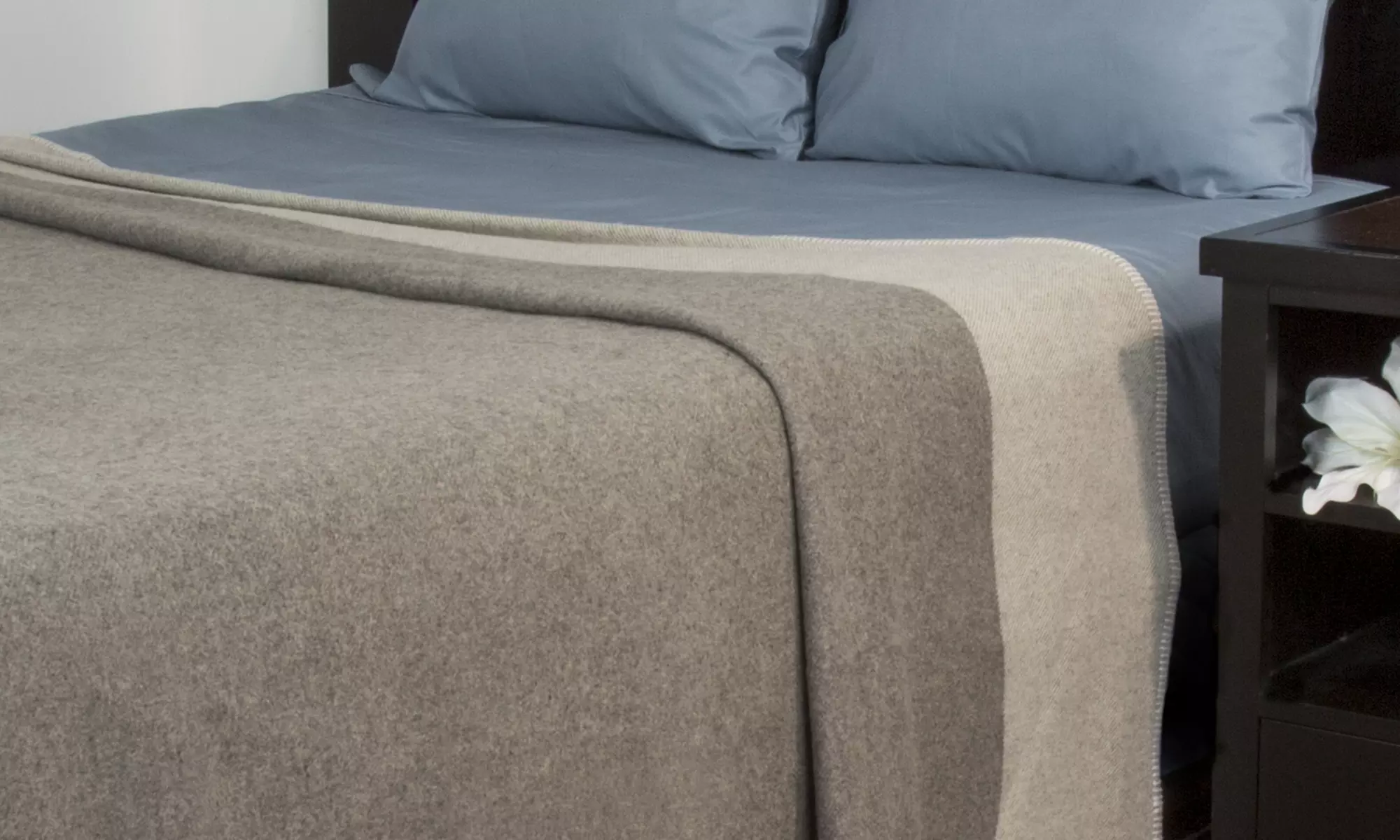 Lavish Home 100% Australian Wool Blanket - Second Medium