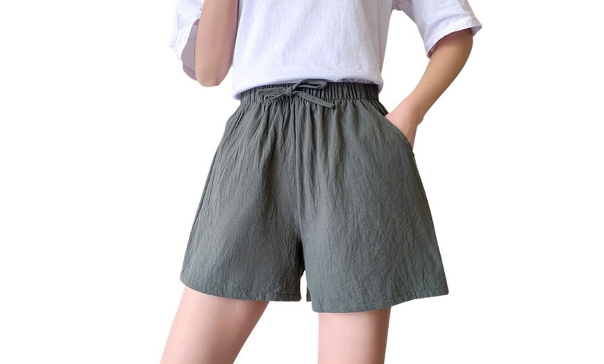 Image 3: Loose-Fitting Solid Colour Shorts