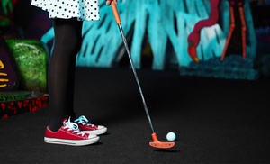 Sla je slag: Glow in the dark Midgetgolf met 18 holes in Huizen