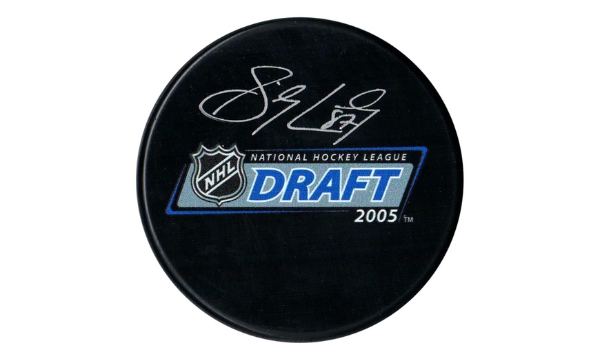 crosby autographed puck