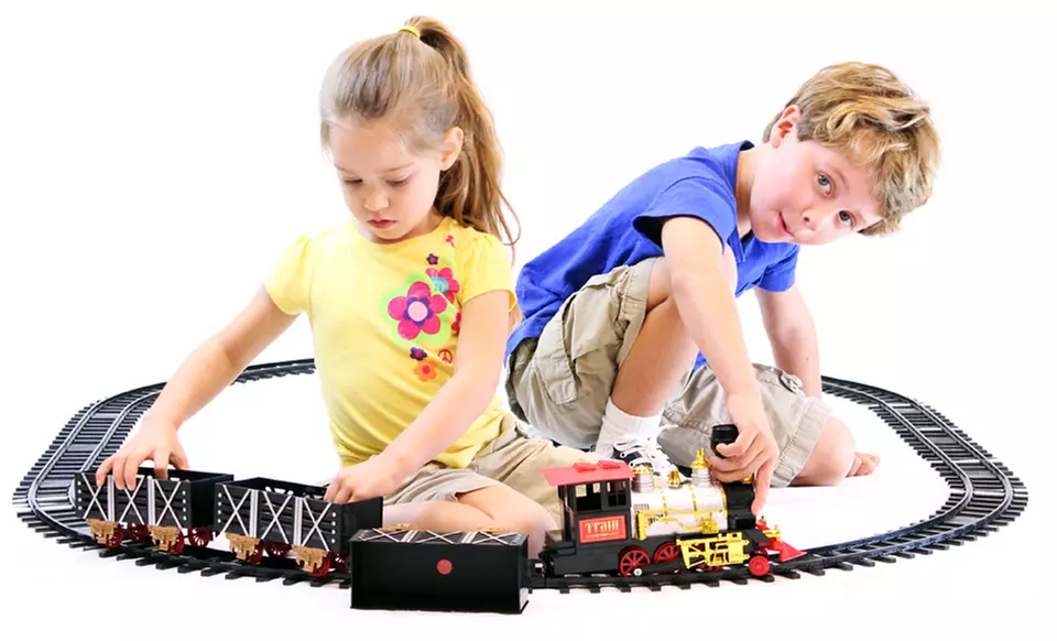 MOTA Classical Train Set with Real Smoke. Free Returns. - Second Medium