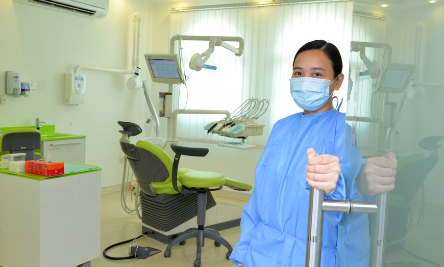 Image 4: Laser Teeth Whitening