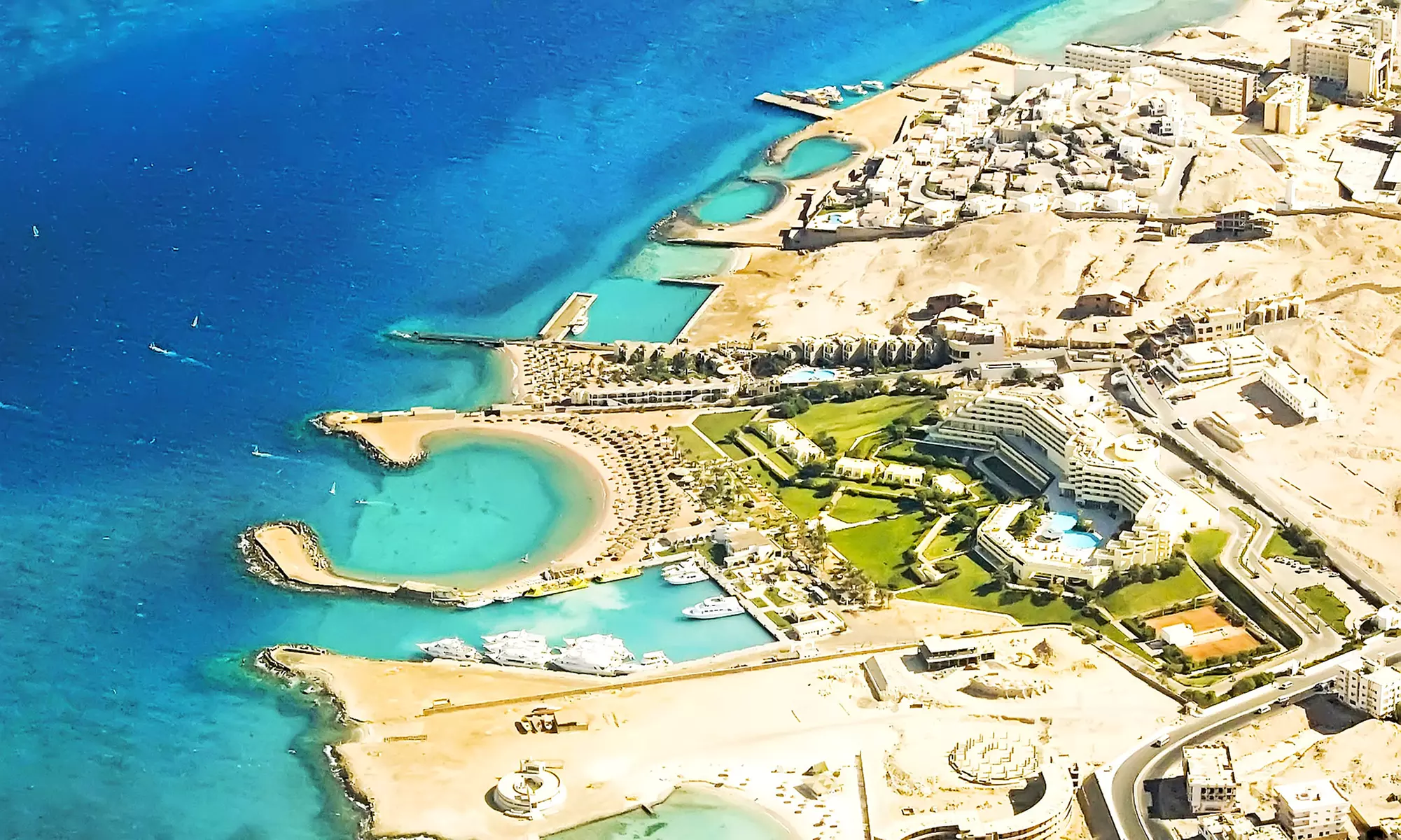 Rotes Meer: 8 oder 15 Tage für Zwei mit All-inclusive und Flug im 4-Sterne-Hotel Magic Beach Hurghada ab 399 € p. Pers. - Primary Image