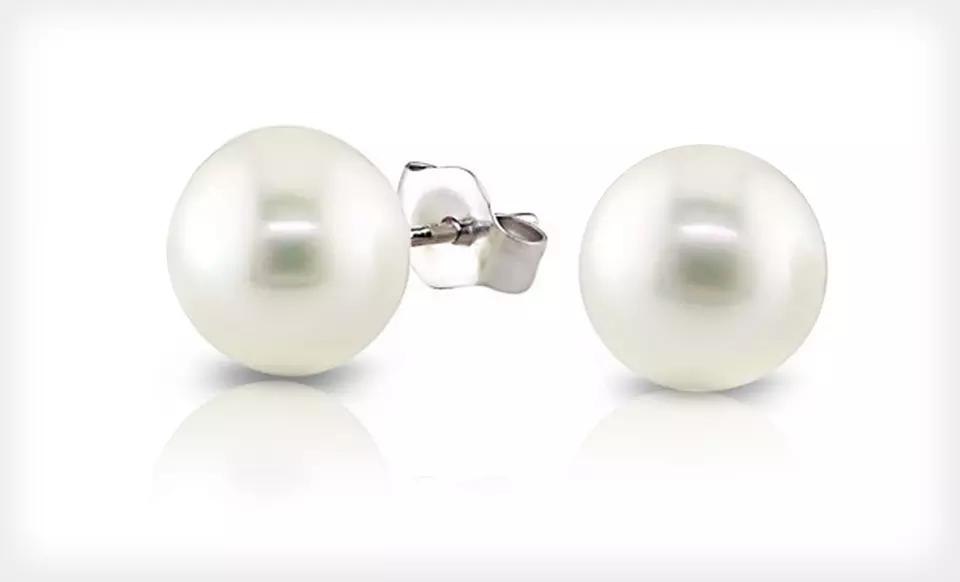 $4.99 for White Freshwater Pearl Stud Earrings ($30 List Price). Free Returns - Second Medium