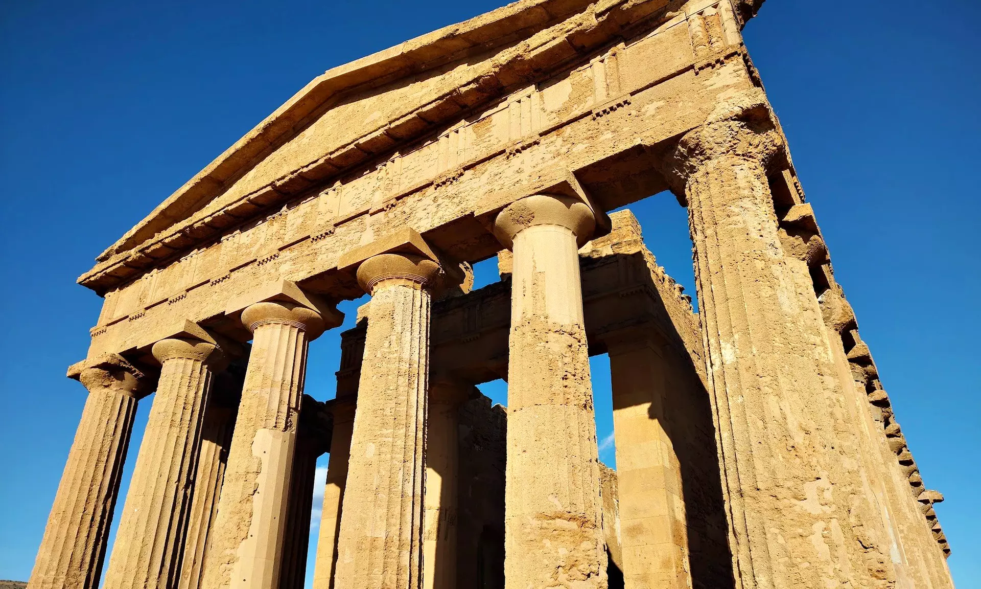 ✈ Sicily Road Trip with Flights, Car & Stay