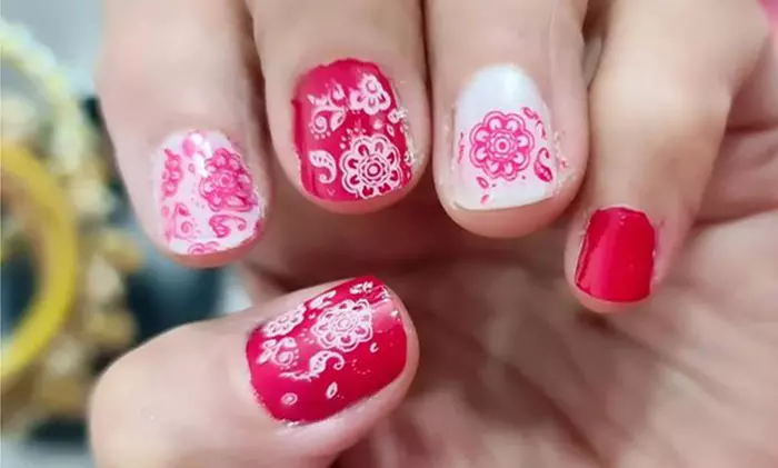 Manicura y/o pedicura semipermanente junto a la Puerta del Sol