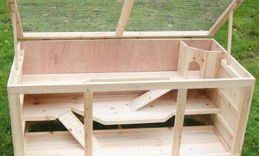 Image 4: Wooden Hamster Shelter
