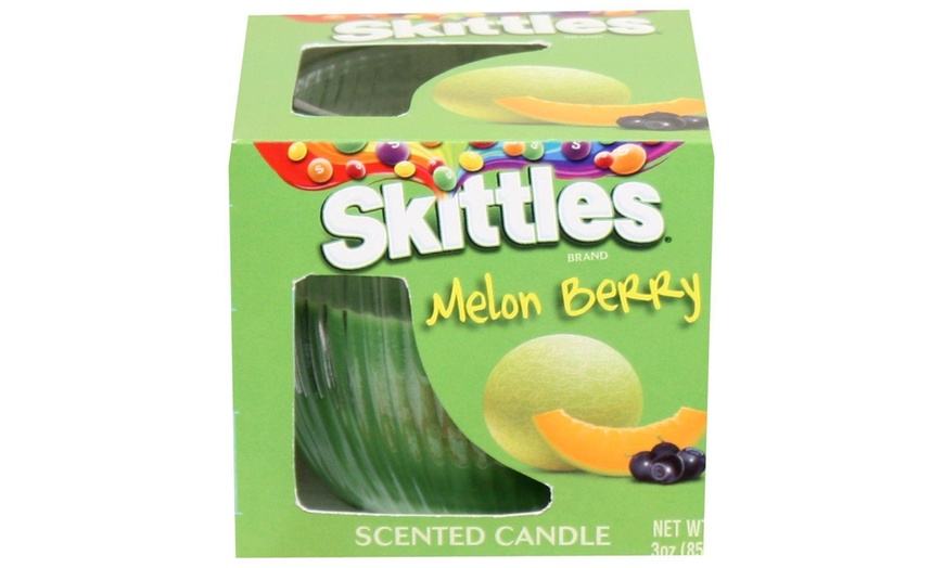 Image 7: 8 Candy-Scented Candles Lucky Dip