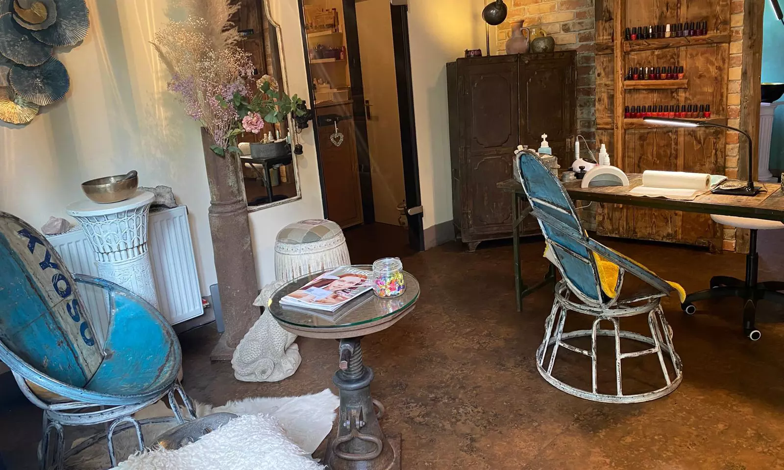 Permanent Make-up für Augenringe, für beide Augenbrauen oder Lippen