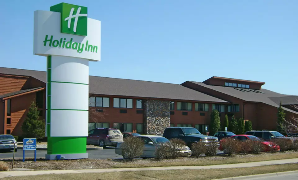 Stay with Daily Water-Park Passes at Splash Universe Water Park Resort in Dundee, MI. Dates Available into August. - Second Medium