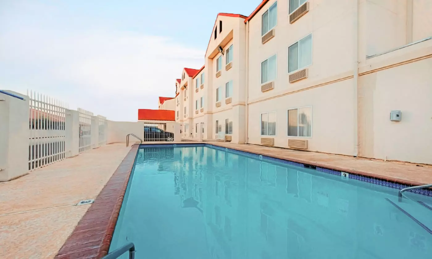 Stay at Red Roof Inn Laredo Airport, with Dates into February - Second Medium