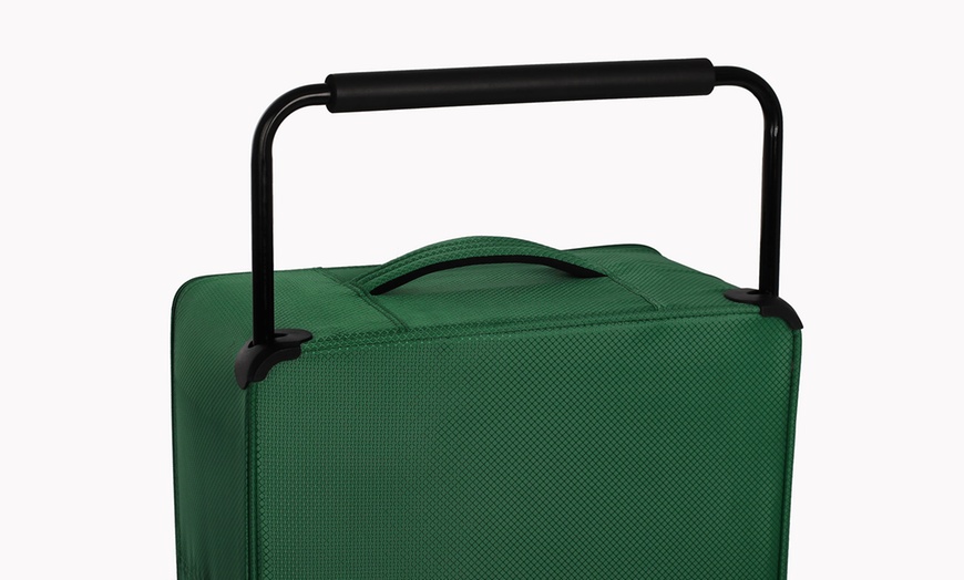 Image 23: It Luggage Lightweight Trolley