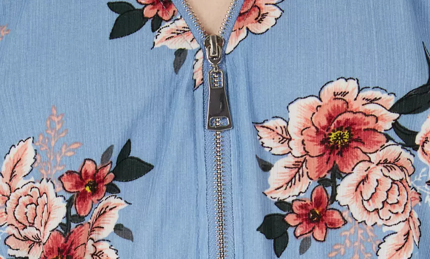 Image 5: Bloementop voor dames