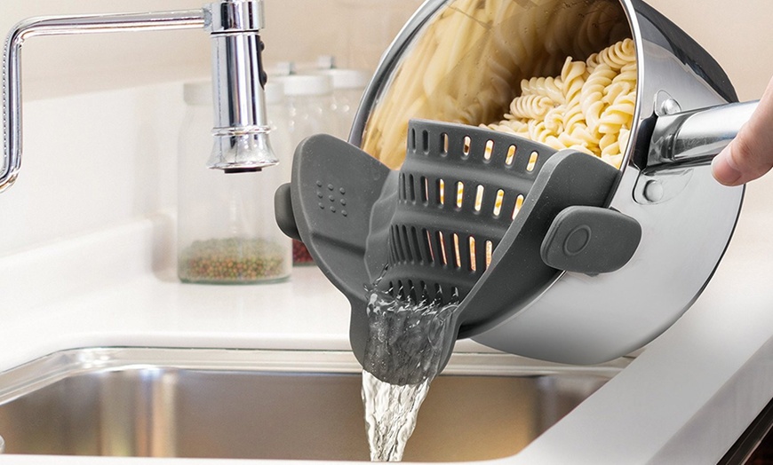 Image 3: Adjustable Silicone Strainer