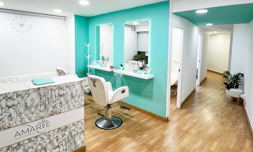 Image 6: Depilación con hilo y diseño en cejas, labios o rostro y cuello 