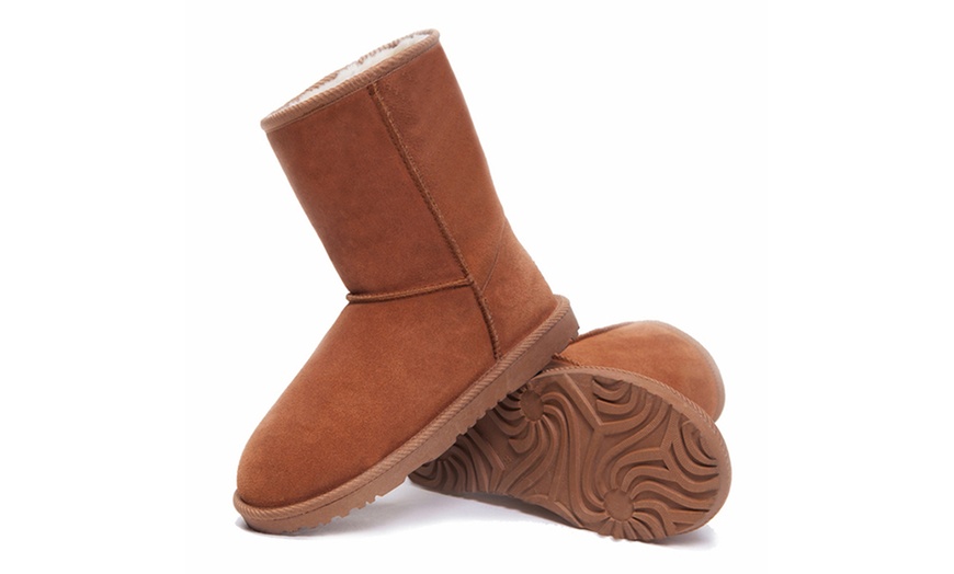 Image 5: Sheepskin and Merino Wool Boots