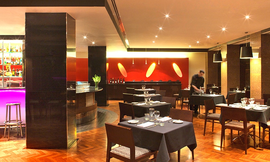 Image 4: Melbourne: Stay at the Radisson