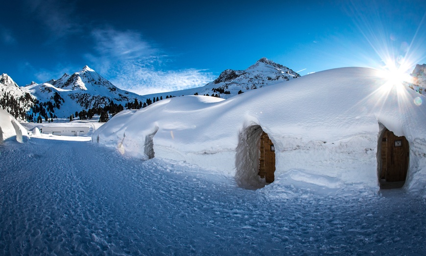 Image 2: Holiday Break in the Stubai Alps